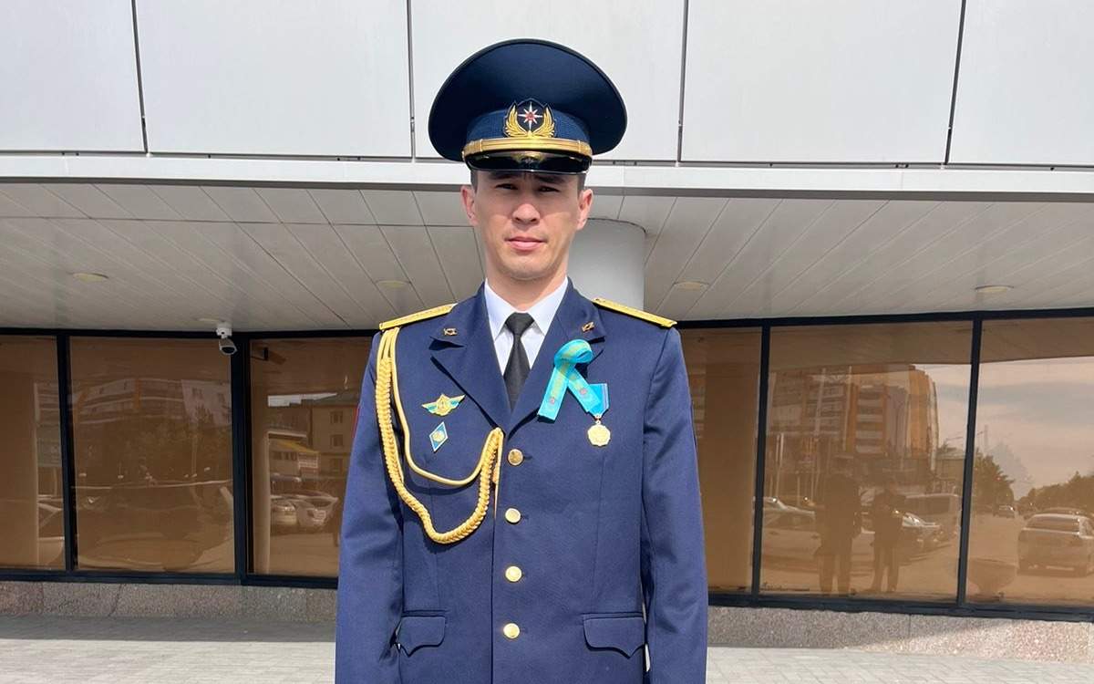 Спасатель-из-Костаная-удостоен-медали-«Ерлігі-үшін»