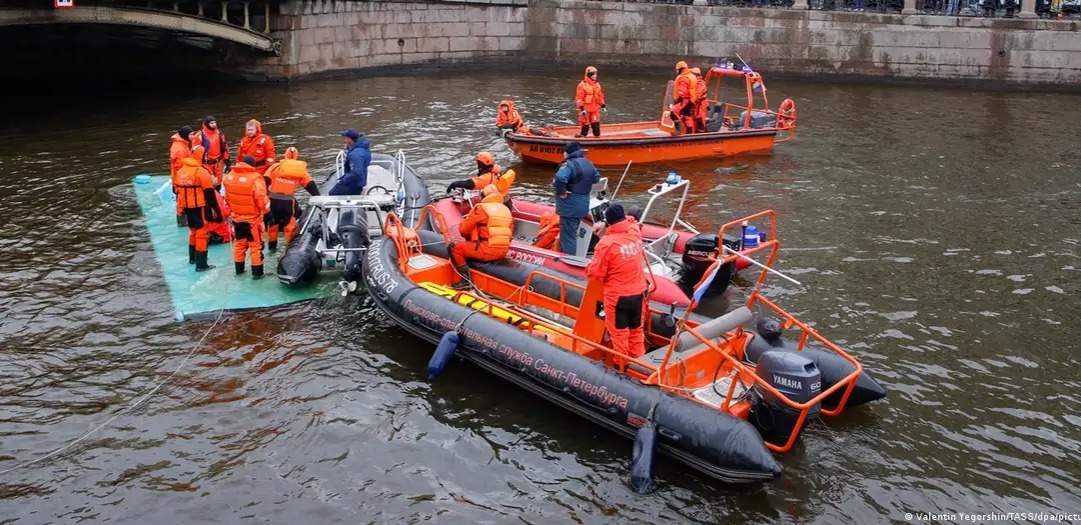 Автобус-попал-в-речку-в-Санкт-Петербурзі:-водій-затриманий