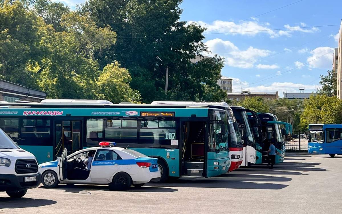 Проверка-безопасности-автобусов-и-такси-в-Карагандинской-области