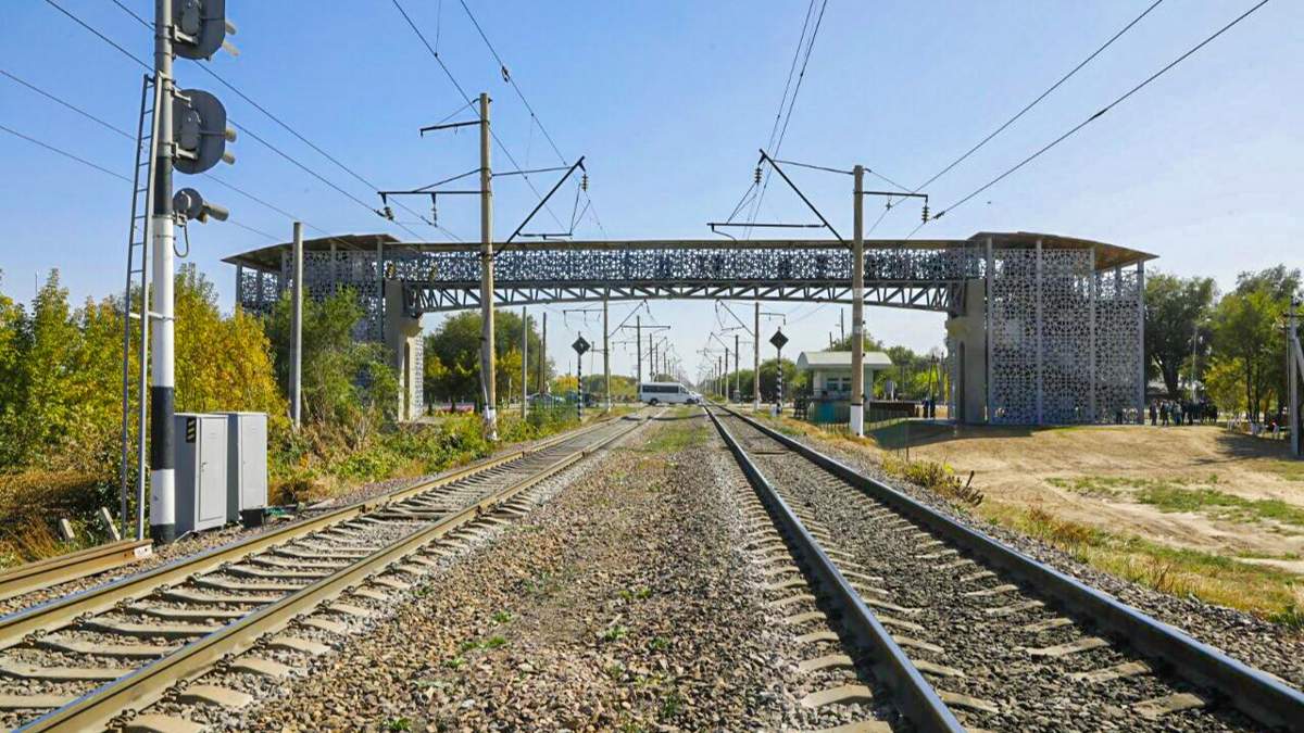 В-Усть-Каменогорске-поезд-сбил-женщину