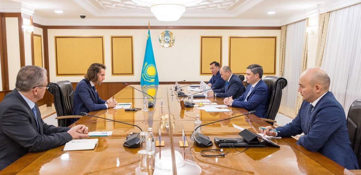 Французская-компания-alstom-откроет-центр-техобслуживания-электровозов-в-городе-Шу