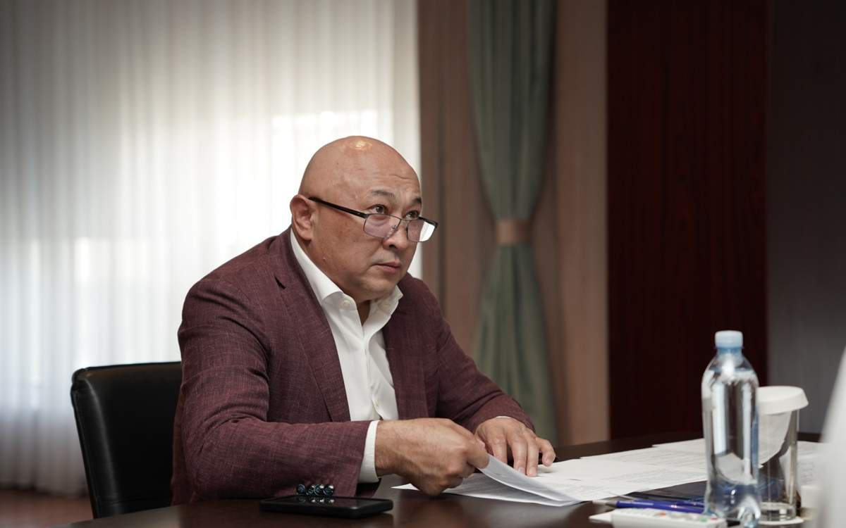 Адлет-Барменкулов-покинул-пост-главы-Казахстанской-федерации-футбола