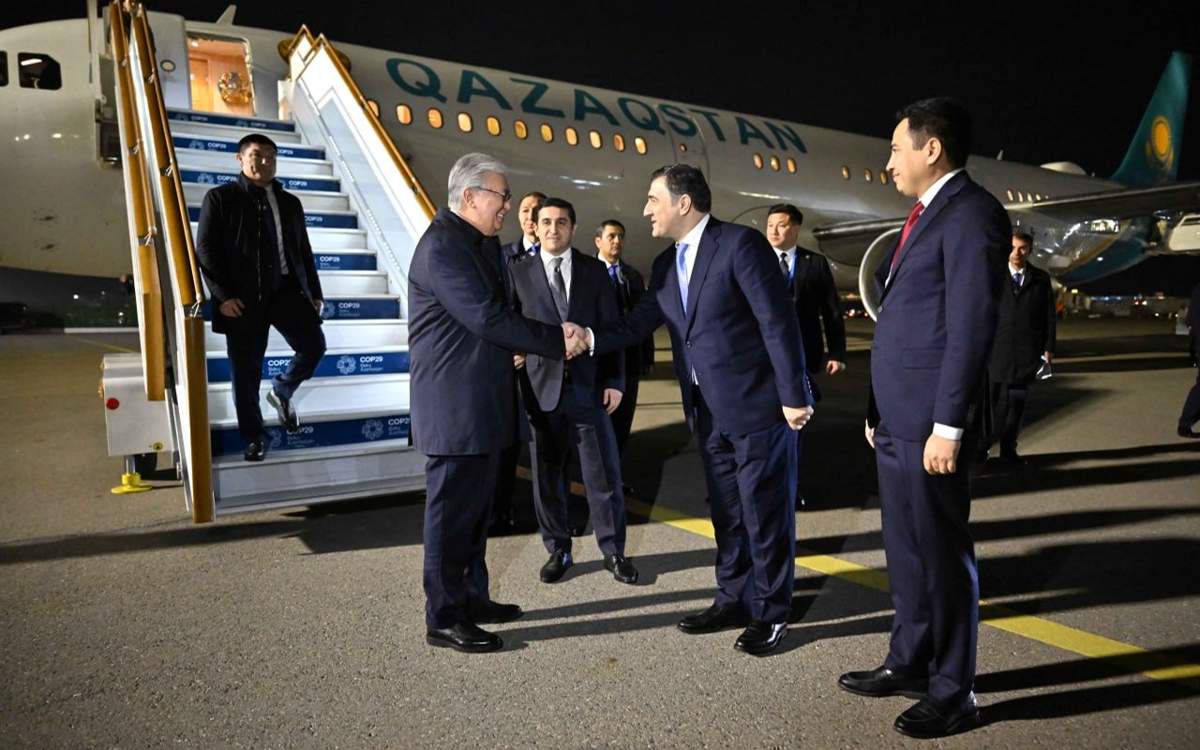 Касым-Жомарт-Токаев-прибыл-с-рабочим-визитом-в-Баку