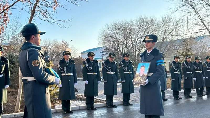 В-Актобе-простились-с-офицером,-погибшим-при-падении-вертолета