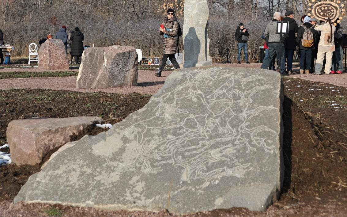«Живая-история-страны»:-природный-парк-петроглифов-открылся-в-Алматы