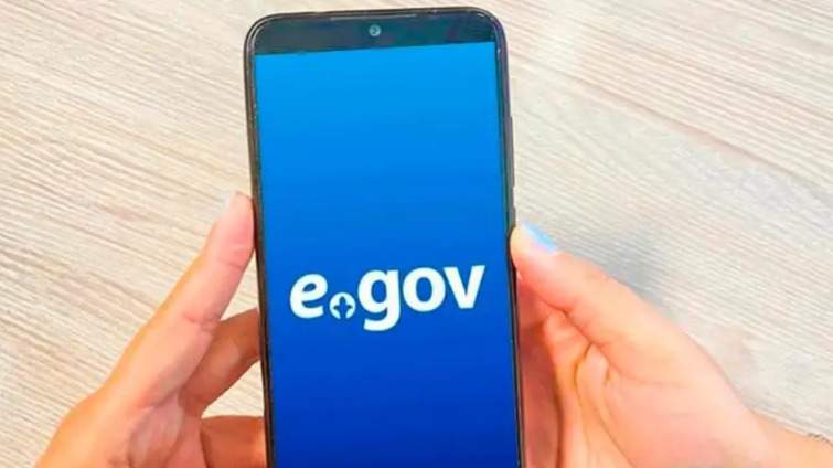 Без-комментариев-—-egov-mobile-об-исчезновении-опроса-о-переводе-времени