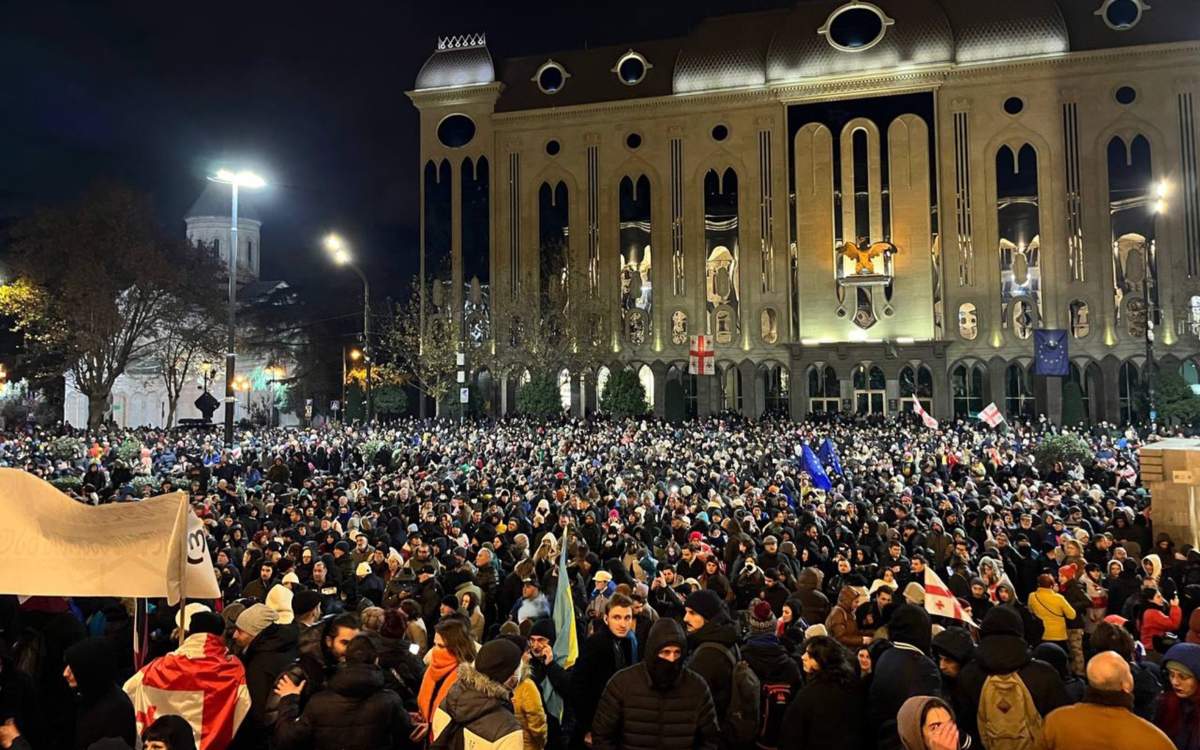 В-Тбилиси-происходят-столкновения-митингующих-с-полицией