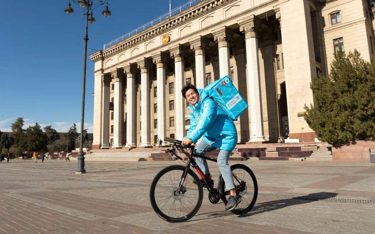 yandex-qazaqstan-запустил-новый-сервис-быстрой-доставки-продуктов-и-готовой-еды-Лавка