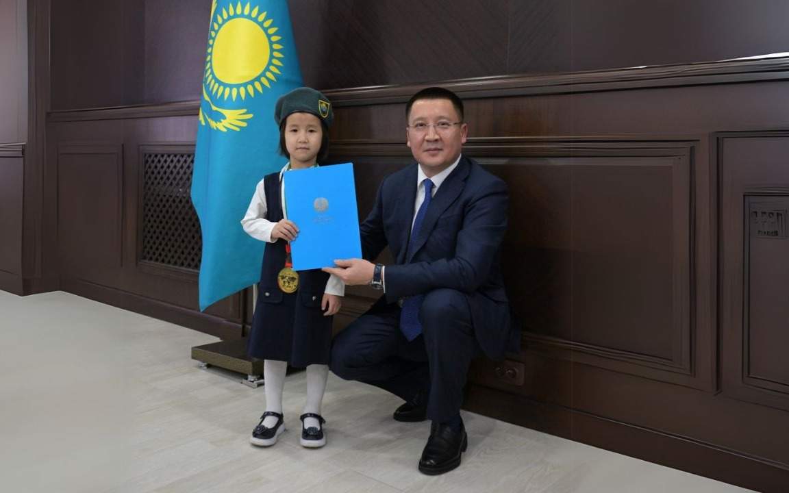 6-летняя-Хадия-Кунаева-из-Экибастуза-получила-письмо-от-Президента