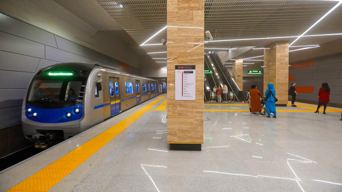 В-метро-Алматы-погиб-26-летний-мужчина,-упавший-на-рельсы
