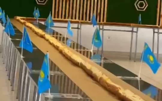 Гигантский-хот-дог:-необычный-рекорд-установили-в-Приозерске
