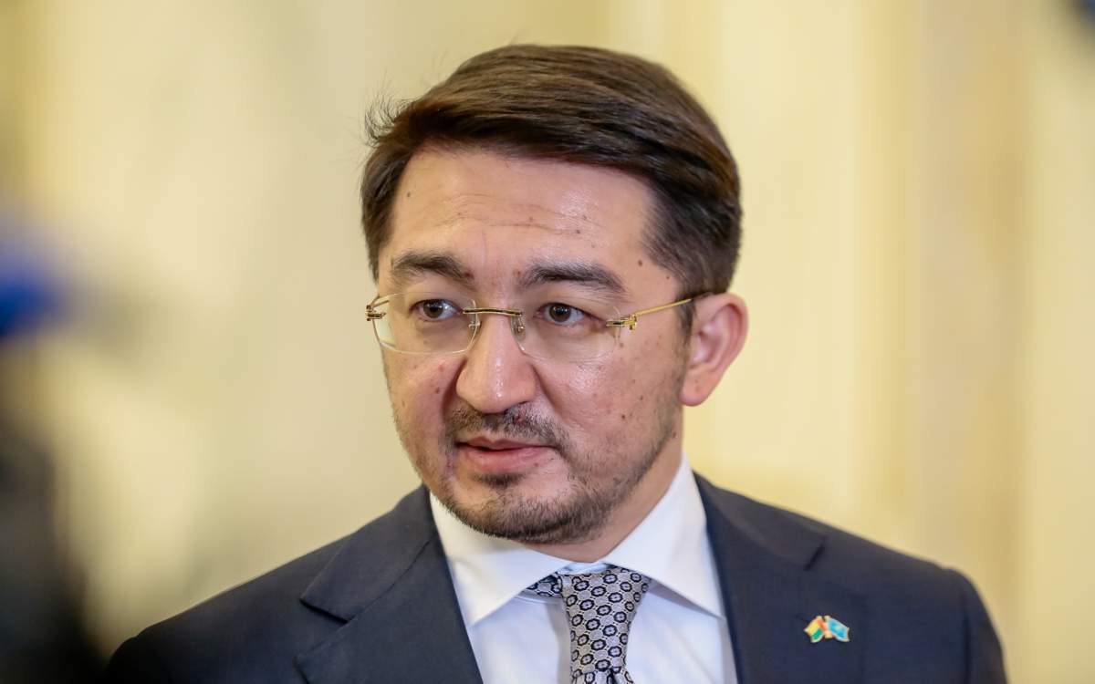 Казахстан-предлагает-Гвинеи-Бисау-свои-спутники-—-глава-Минцифры