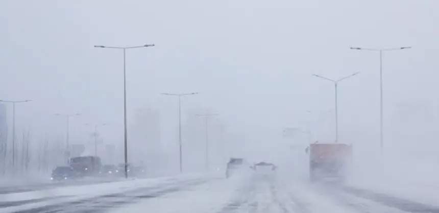 Из-за-непогоды-в-двух-областях-Казахстана-закрыты-автодороги