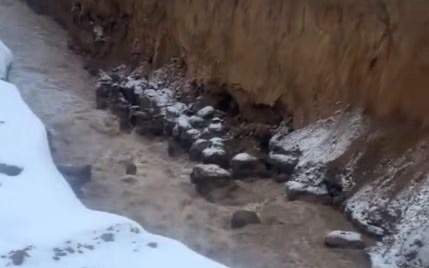 Дорогу-из-за-перелива-воды-закрыли-в-Костанайской-области