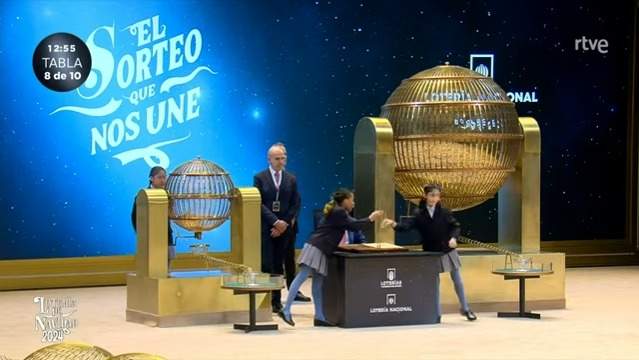 В-Испании-состоялся-розыгрыш-знаменитой-рождественской-лотереи-«Эль-Гордо»
