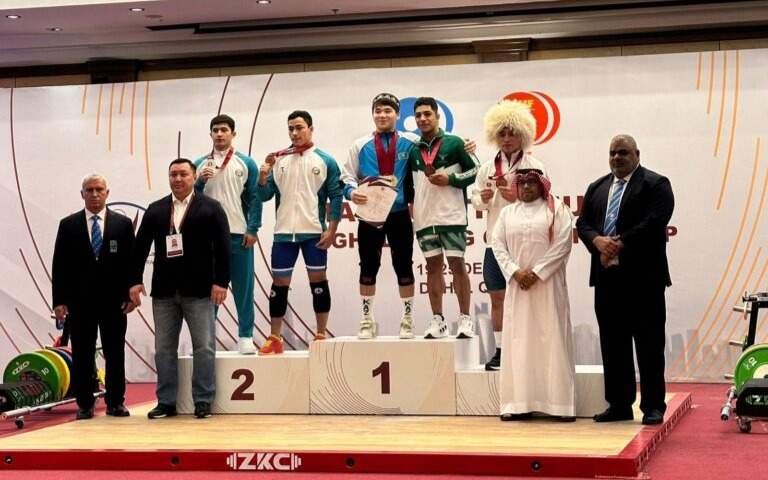 Тяжелоатлет-Акжол-Курманбек-установил-мировые-рекорды-и-выиграл-чемпионат-Азии-в-Дохе