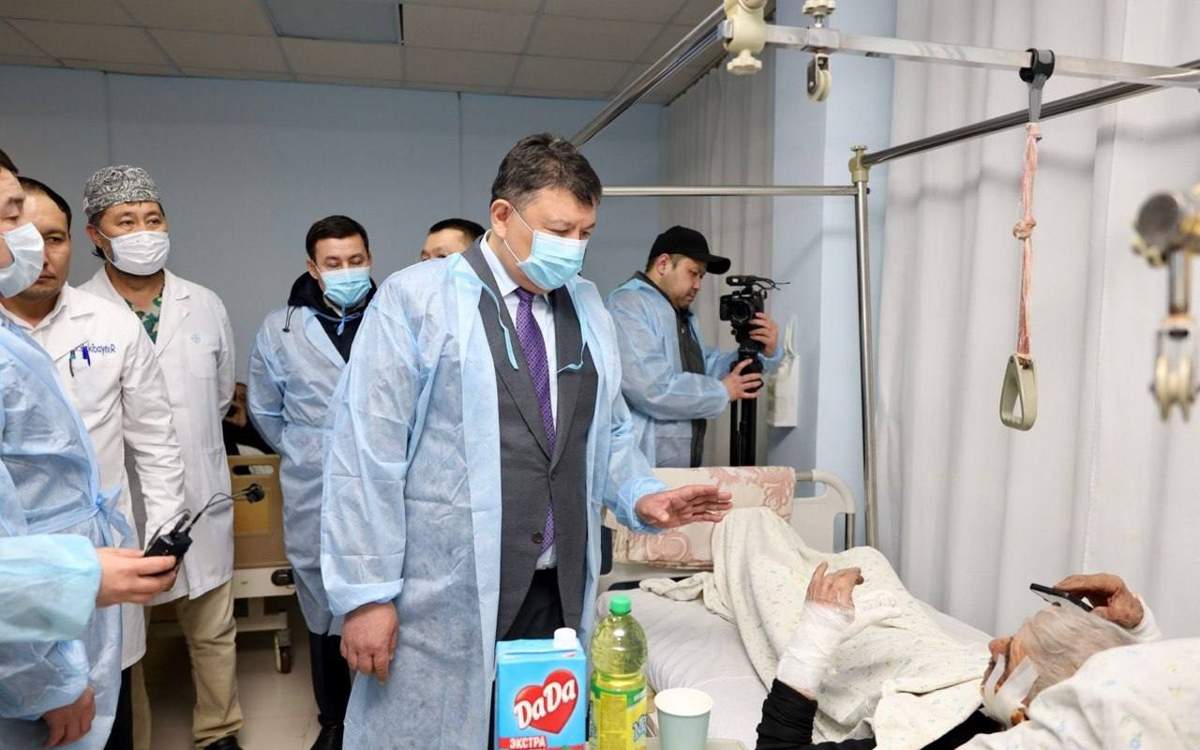 Крушение-самолета-близ-Актау:-предварительно-казахстанцев-среди-выживших-нет