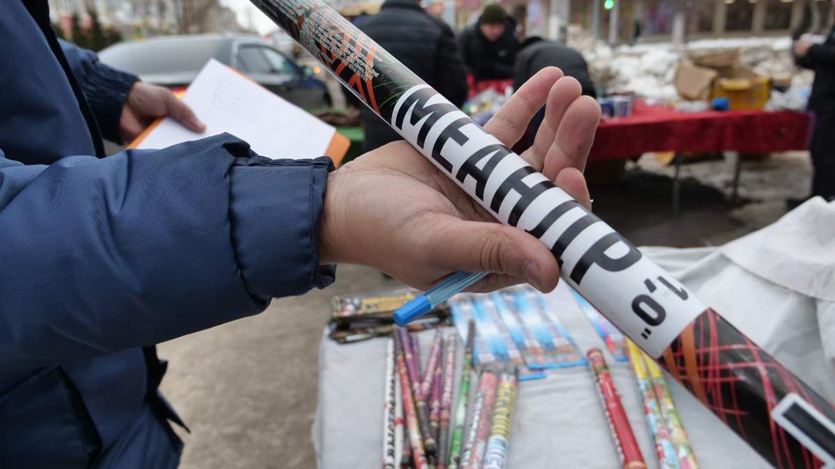 Два-человека-в-Актобе-обратились-в-больницу-с-ожогами-от-пиротехники