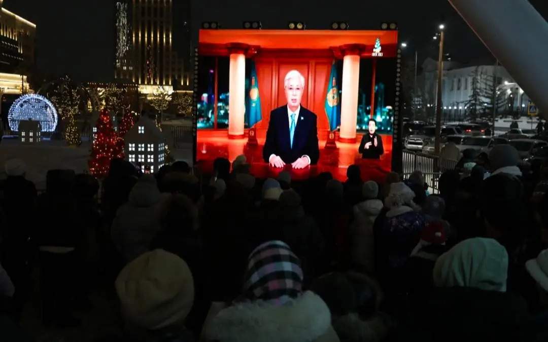 Новогоднее-поздравление-Президента-показали-на-led-экранах-в-Астане-и-Алматы