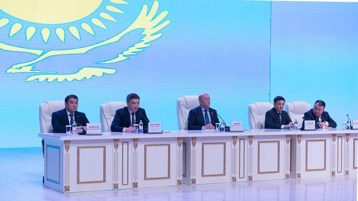 Олжас-Бектенов-представил-активу-Туркестанской-области-нового-акима