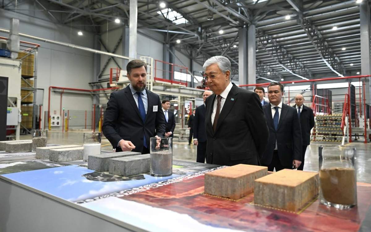 Президент-ознакомился-с-объектами-строительной-отрасли-в-Астане
