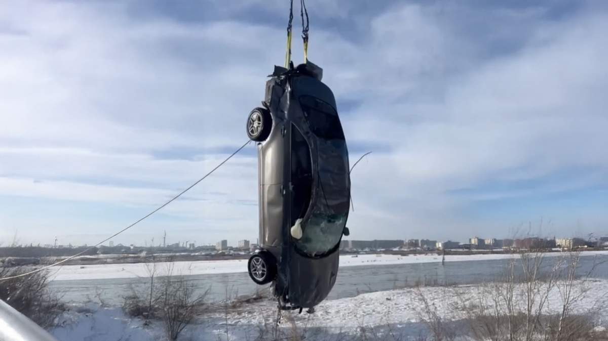 Упавшее-в-реку-авто-извлекли-из-воды-в-Семее