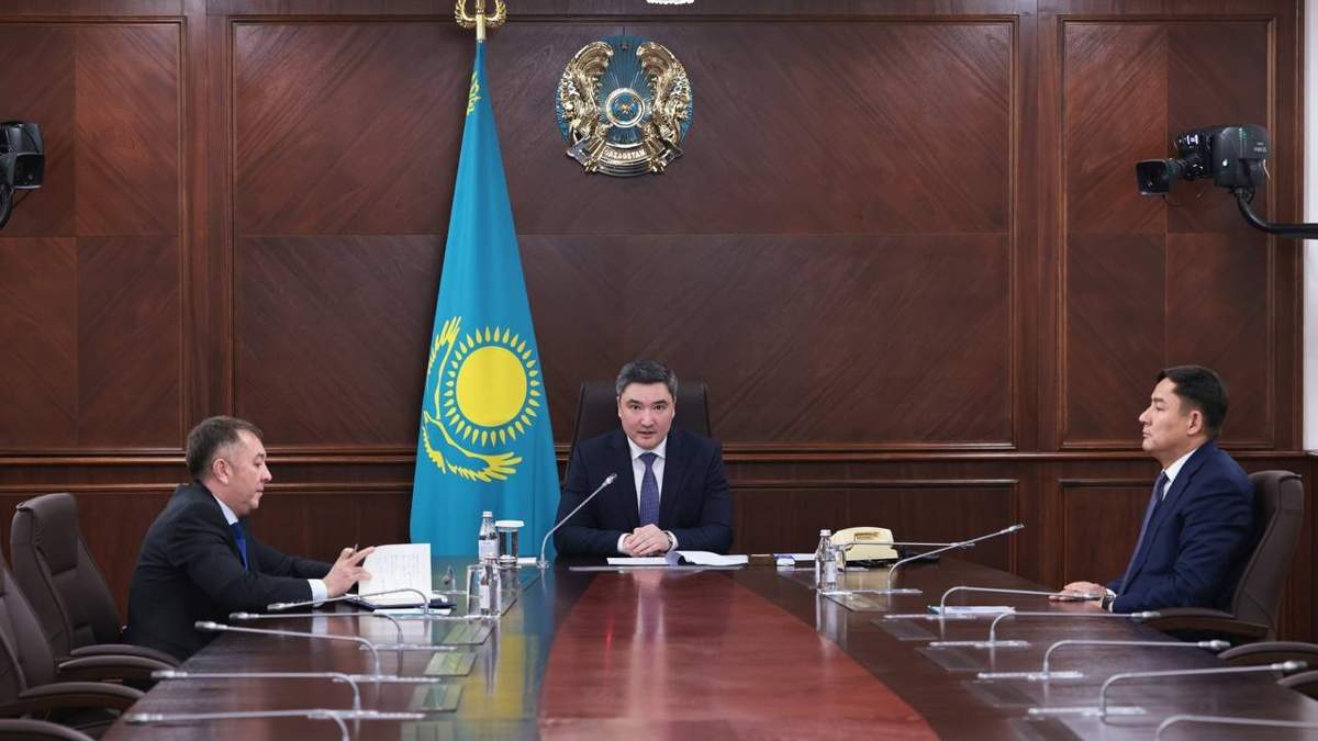 Олжас-Бектенов-дал-поручения-новому-министру-юстиции