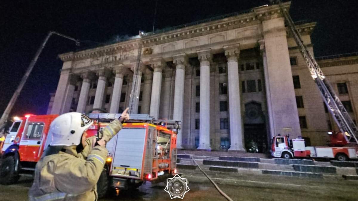 Пожар-в-здании-КБТУ-в-Алматы-локализован