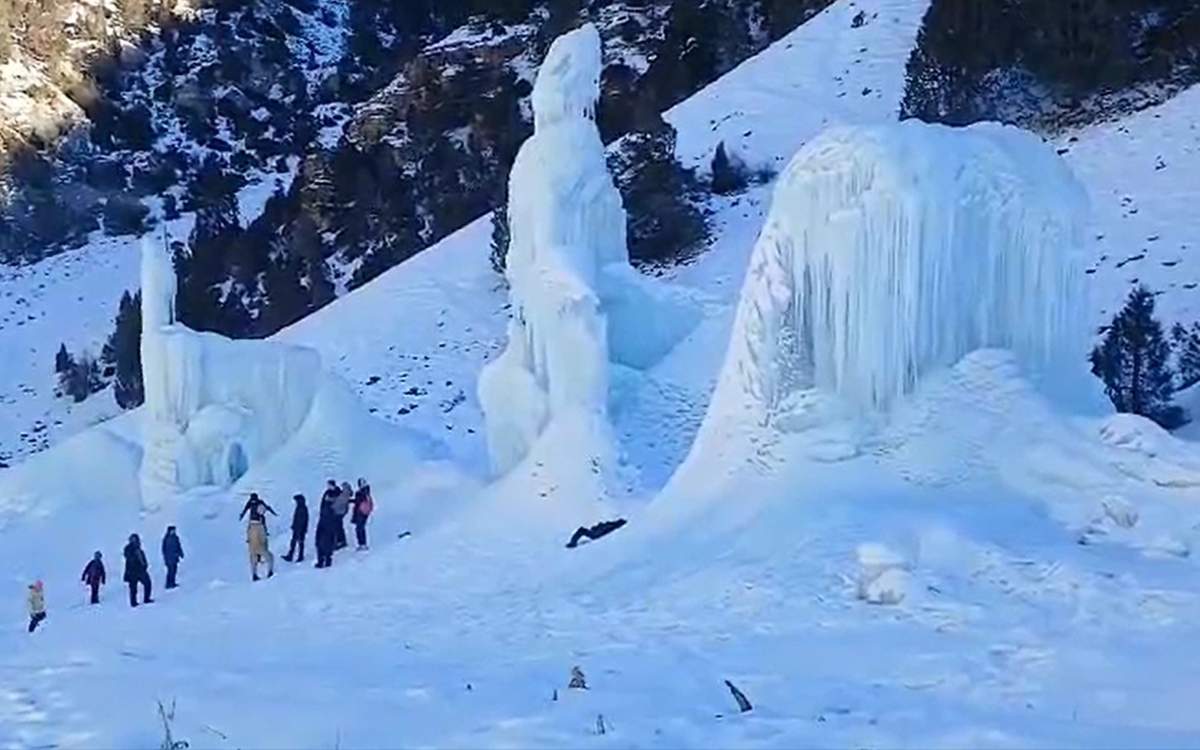 На-юге-Кыргызстана-создали-три-искусственных-ледника