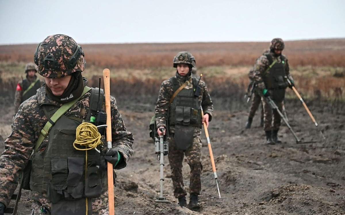 Казахстанские-военные-инженеры-отмечают-профессиональный-праздник