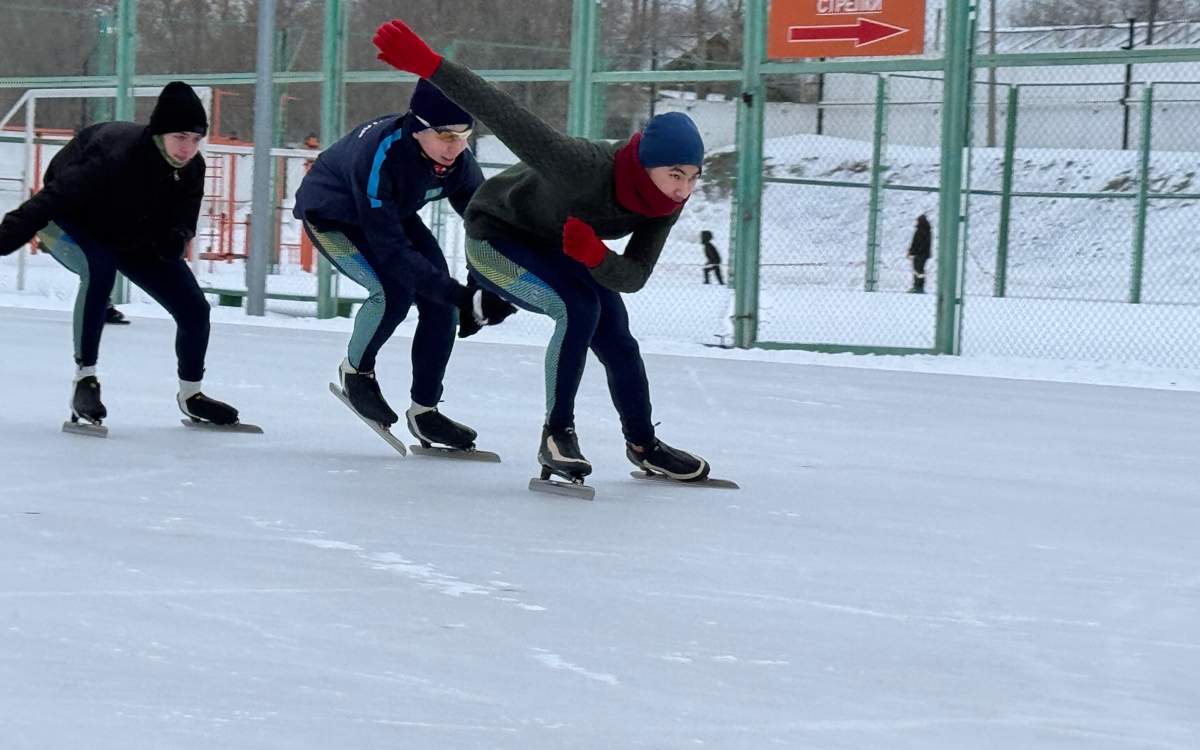 Очень-тяжело-набрать-детей-—-тренер-о-кризисе-в-конькобежном-спорте-Казахстана