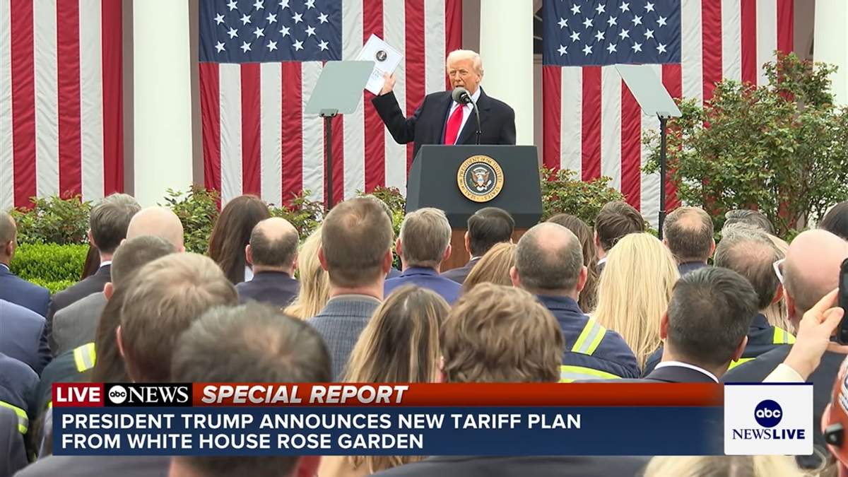 Трамп-объявляет-чрезвычайное-положение-в-стране