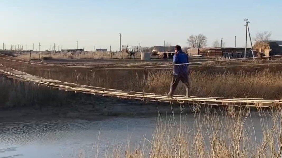 Подвесной-мост-восстановили-в-паводкоопасном-районе-Костанайской-области