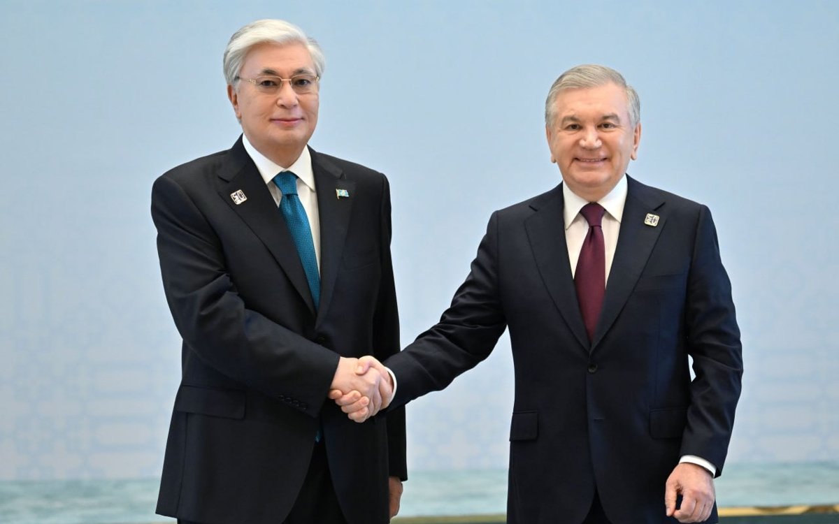 Касым-Жомарт-Токаев-прибыл-в-«Конгресс-центр»-Самарканда-для-участия-в-саммите-ЦА-ЕС