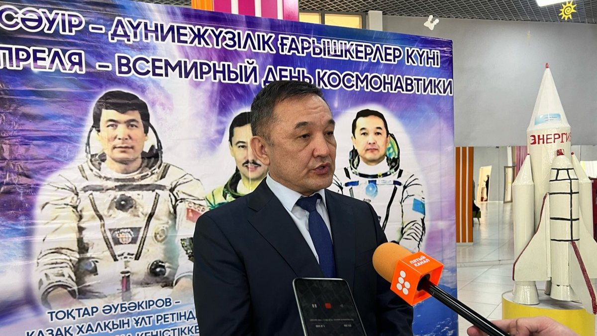 Космонавт-Айдын-Айымбетов-встретился-со-школьниками-в-Караганде