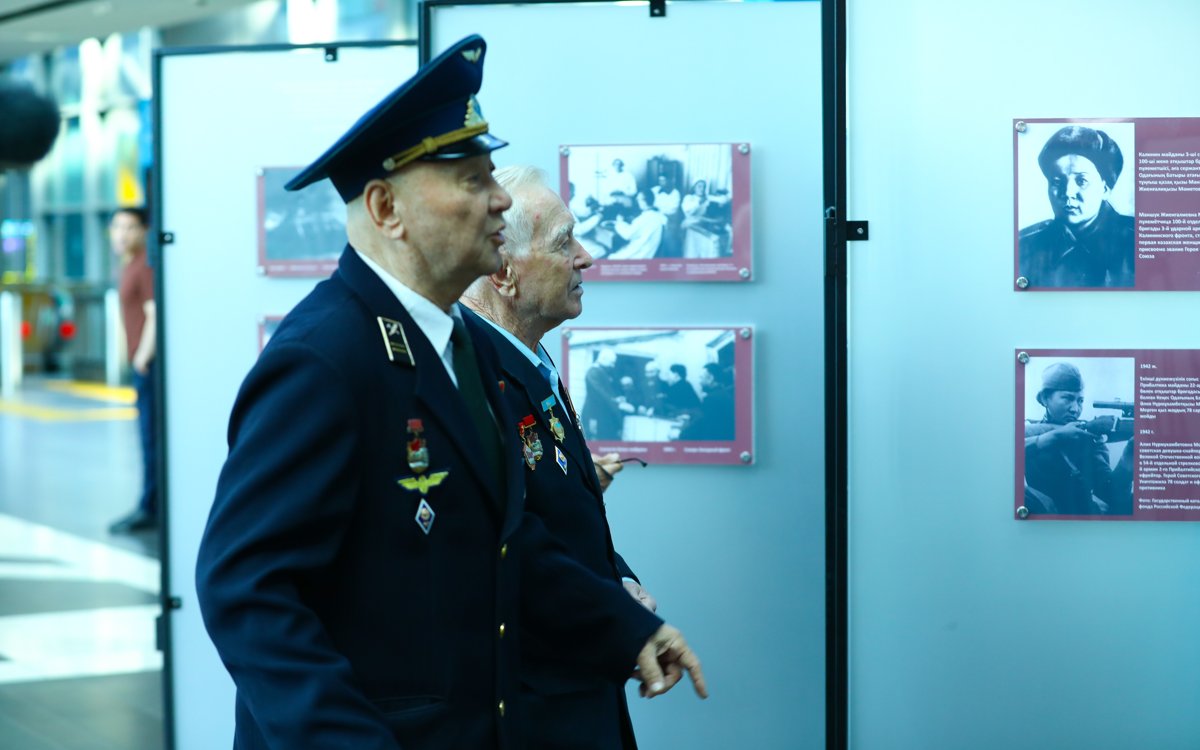 Лица-Победы:-kazinform-представил-уникальные-фотографии-времен-войны