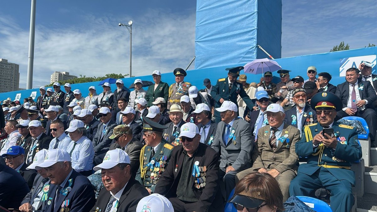 Делегация-из-области-Абай-посетила-парад-в-Астане