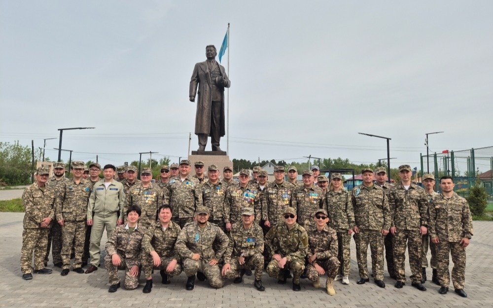 В-Акколе-почтили-память-первого-министра-обороны-Казахстана