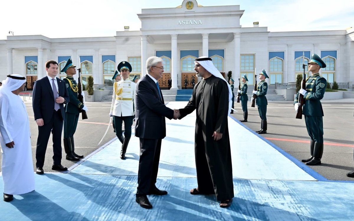 Президент-Казахстана-проводил-Наследного-принца-Абу-Даби-в-аэропорту-Астаны