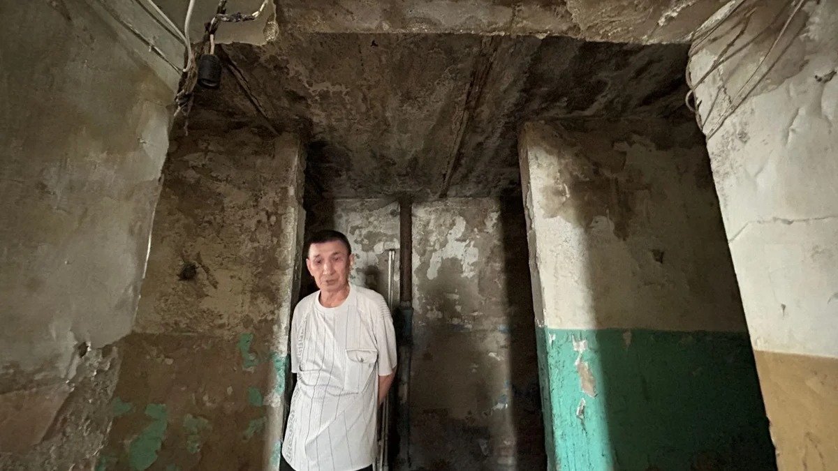Аварийное-жилье-в-Казахстане:-жить-нельзя-выехать