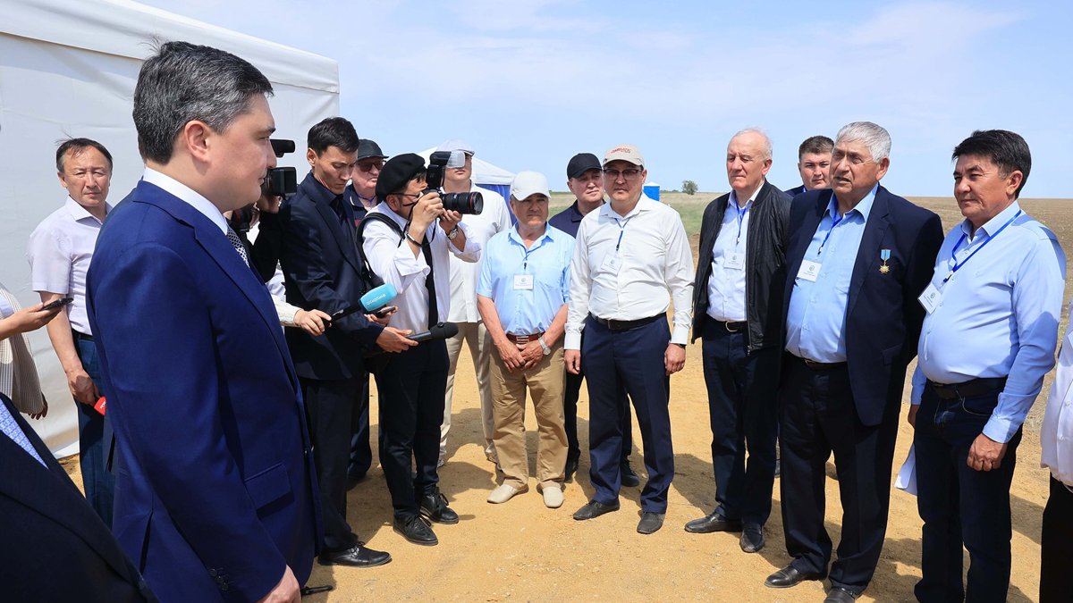 Мы-должны-сами-себя-обеспечивать-по-основным-видам-продовольствия-—-Олжас-Бектенов