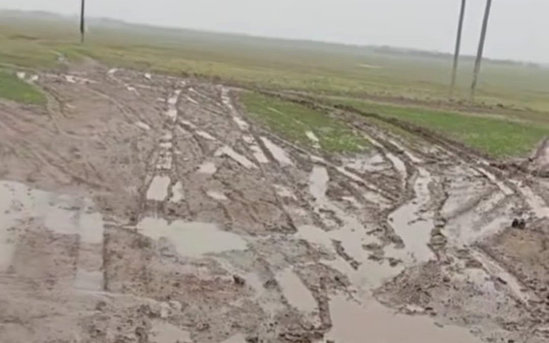 Асфальт-не-довезли:-село-в-ЗКО-осталось-без-проезда