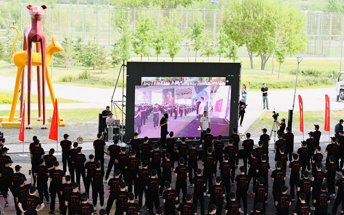 В-Астане-тысячи-молодых-людей-поддержали-экологическую-акцию-«Дала-Қырандары»