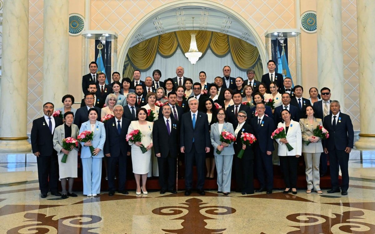 Касым-Жомарт-Токаев-вручил-госнаграды-деятелям-культуры