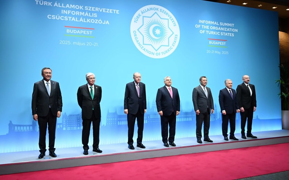 Опубликовано-совместное-фото-участников-неформального-саммита-ОТГ