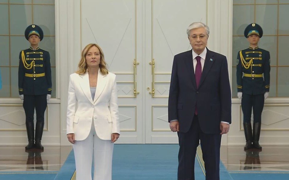 Премьер-министр-Италии-Джорджа-Мелони-прибыла-в-Акорду