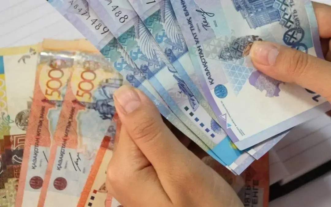 Курс-доллара-к-тенге-продолжил-рост-на-торгах