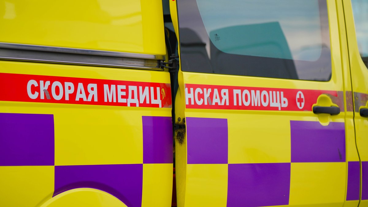 Пассажирский-автобус-въехал-в-столб-в-Астане:-есть-пострадавшие