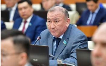 «Фармацевтическая-мафия»:-депутат-заявил-о-бесконтрольных-закупках-лекарств-в-Казахстане