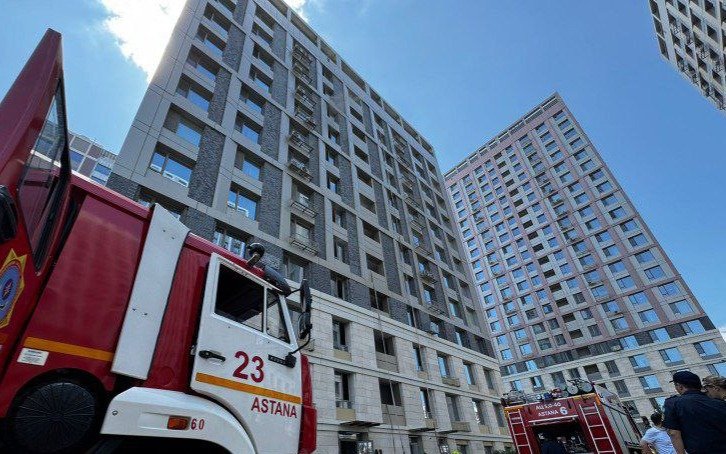 Что-ответили-в-ДЧС-Астаны-о-пожаре-в-sensata-plaza